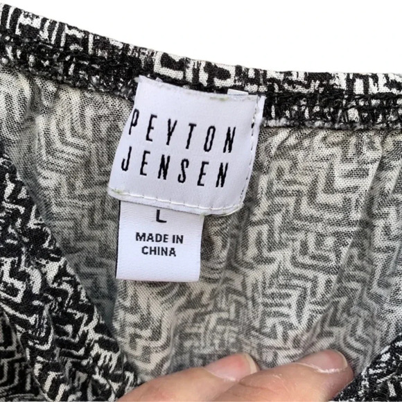 Peyton Jensen large pants romper - Picture 5 of 6